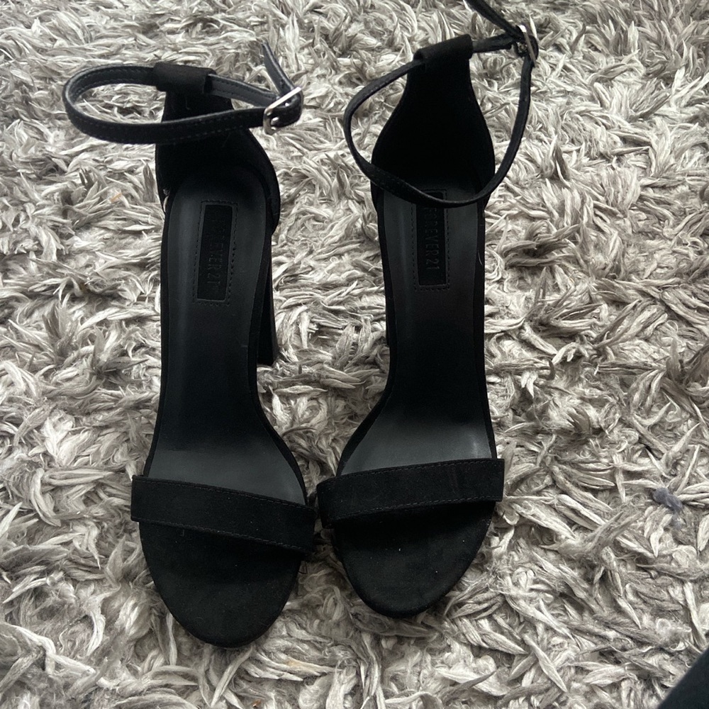 NEW Forever 21 Chunk Heels